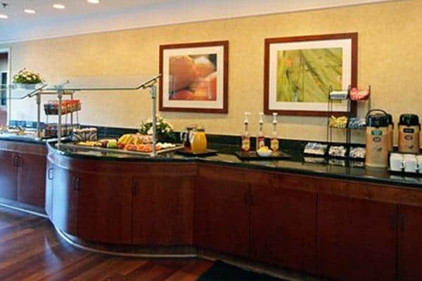 Comfort Inn & Suites Savannah Airport Breakfast Area.
