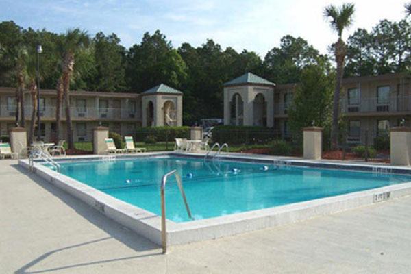 Travelodge Inn & Suites in Jacksonville, FL