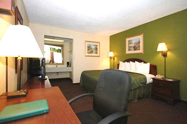 Two Bed Guest Room - Quality Inn Columbia, SC Hotel