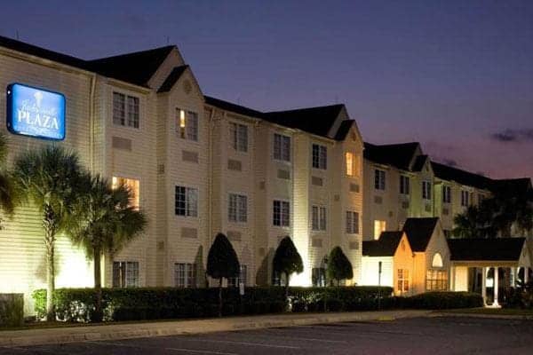 Jacksonville Plaza Hotel & Suites in Jacksonville, FL
