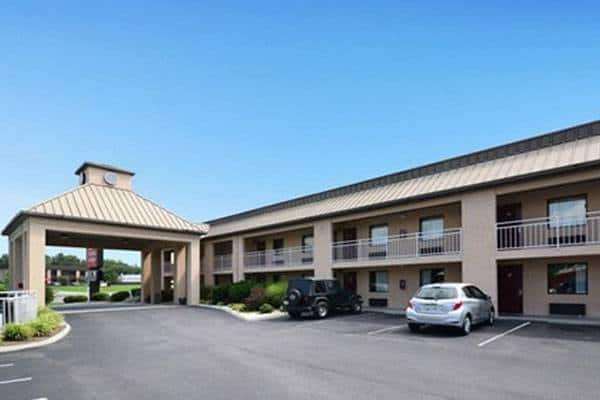 Econo Lodge Inn And Suites East in Knoxville, TN