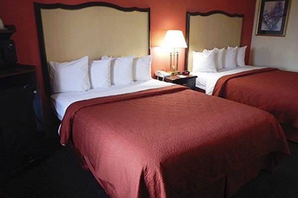 Holiday Inn Express & Suites BYRON