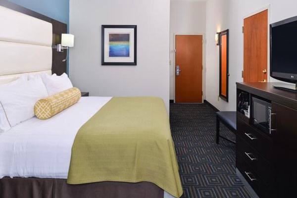 Holiday Inn Express Hotel & Suites Bessemer in Bessemer, AL