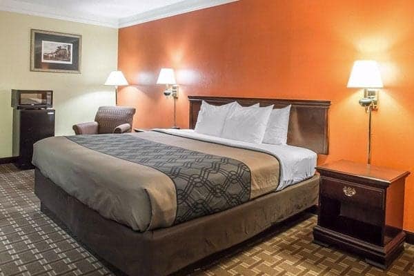 Econo Lodge Inn & Suites in Madison, GA