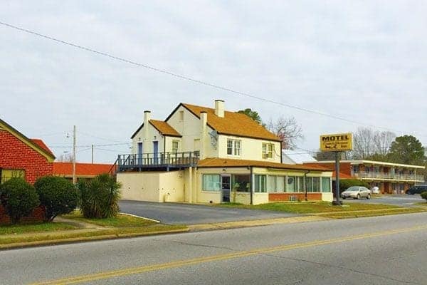 Motel Coach House Inn in Edenton, NC