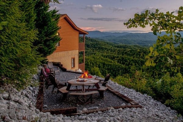 Timber Tops Luxury Cabin Rentals in Sevierville, TN