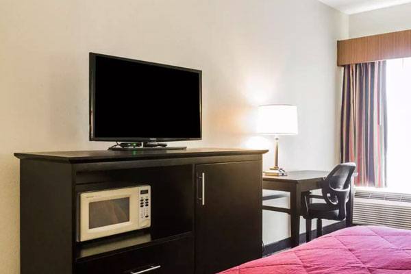 Quality Inn & Suites in Montgomery, AL